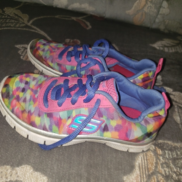 Girl sketchers - Picture 4 of 4